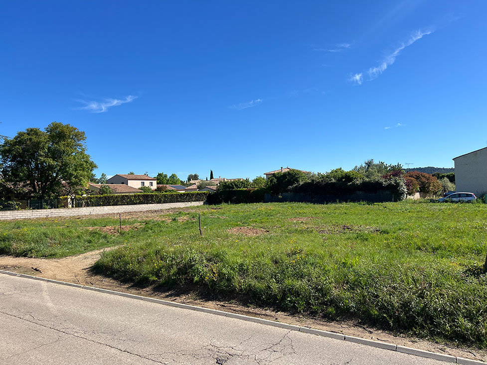  قطعة أرض في Calvisson, France رقم 98710