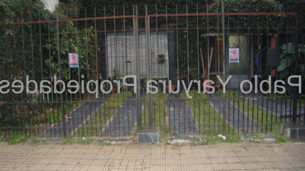 2 bedrooms House in Tres de Febrero, Argentina No. 840