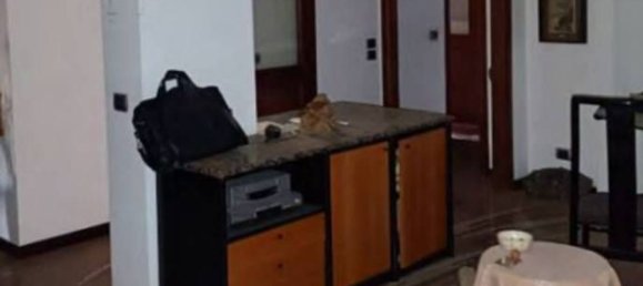 3-salle Appartement à Monza, Italy No. 266736 10