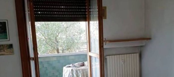 3-salle Appartement à Monza, Italy No. 266736 4