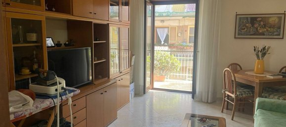 4 rooms Apartment in Naples, Italy No. 201271 3