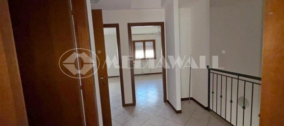 4 Schlafzimmer Haus in Pordenone, Italy, Nr. 281541 24