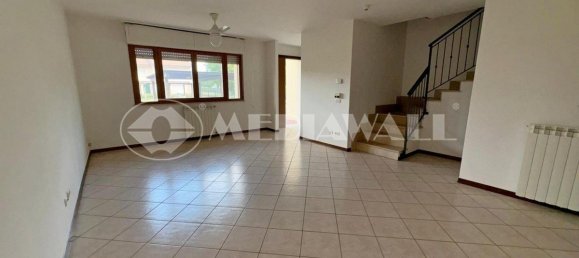 4 Schlafzimmer Haus in Pordenone, Italy, Nr. 281541 4