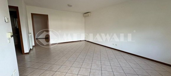 4 Schlafzimmer Haus in Pordenone, Italy, Nr. 281541 10