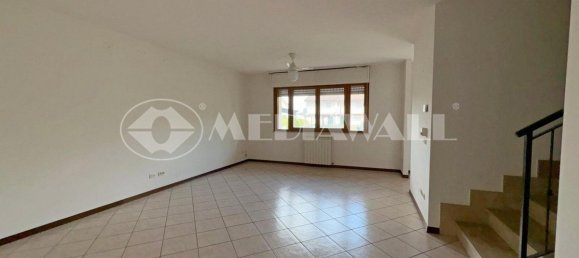 4 Schlafzimmer Haus in Pordenone, Italy, Nr. 281541 8
