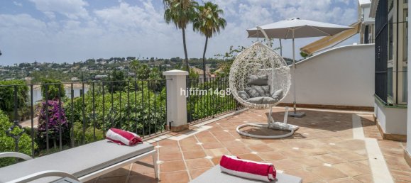 3 bedrooms Townhouse in Marbella, Spain No. 148730 2