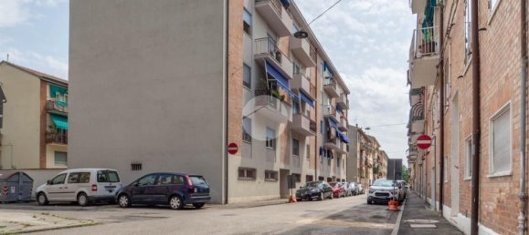 3 rooms Apartment in Ferrara, Italy No. 262488 2