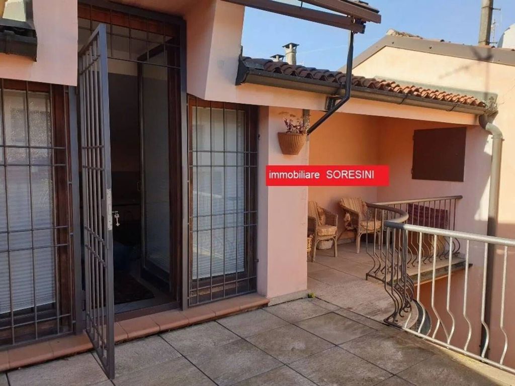 4 bedrooms Villa in Cremona, Italy No. 358867