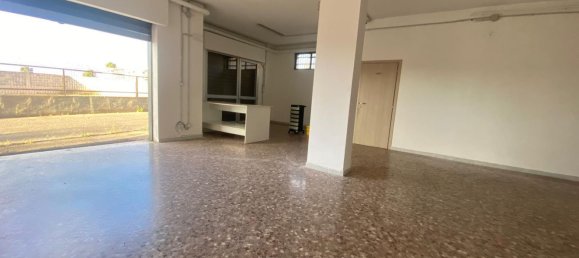 91m² Commercial property in Taranto, Italy No. 258459 2