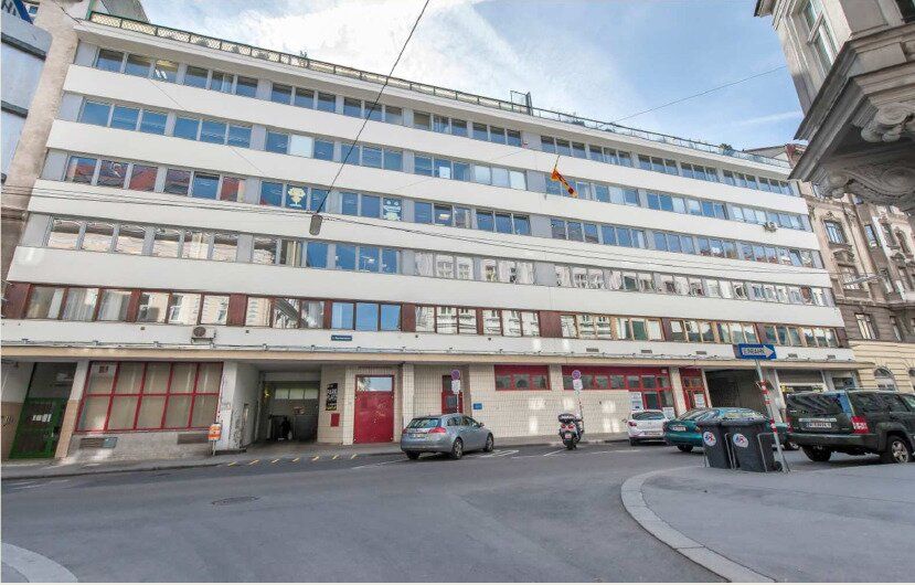 Oficina en Wieden, Austria 2158 m² No. 131810