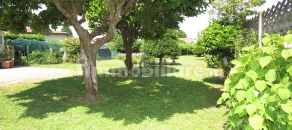 5 bedrooms Villa in La Loggia, Italy No. 278030 6