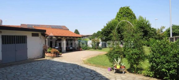 5 bedrooms Villa in La Loggia, Italy No. 278030 5