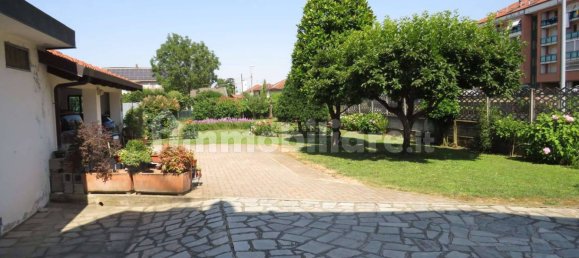 5 bedrooms Villa in La Loggia, Italy No. 278030 3