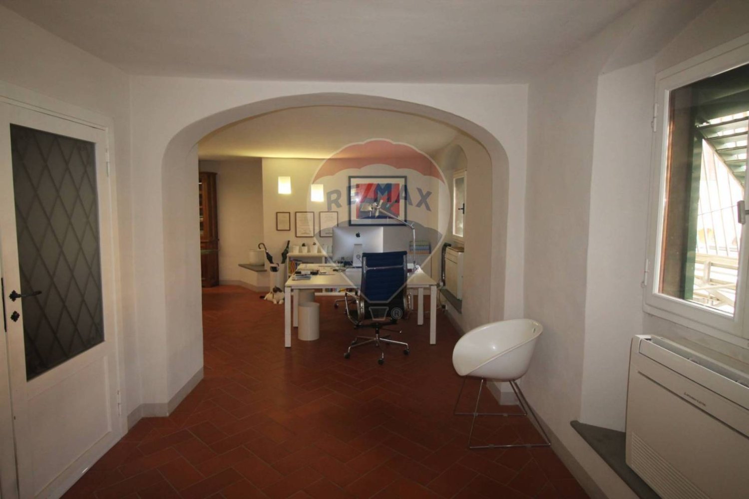 2 rooms Office in Montevarchi, Italy No. 366824