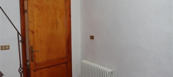 3 rooms Apartment in San Gimignano, Italy No. 89598 12