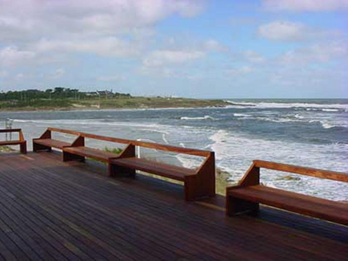 4 bedrooms House in Maldonado, Uruguay No. 11750