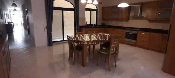 Apartamento de 3 dormitorios en Victoria, Malta No. 5857 2