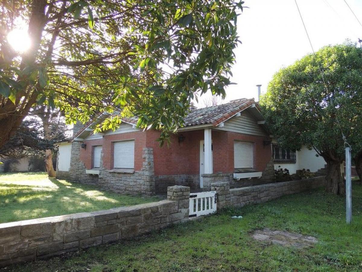 3 bedrooms House in Mar del Plata, Argentina No. 95507