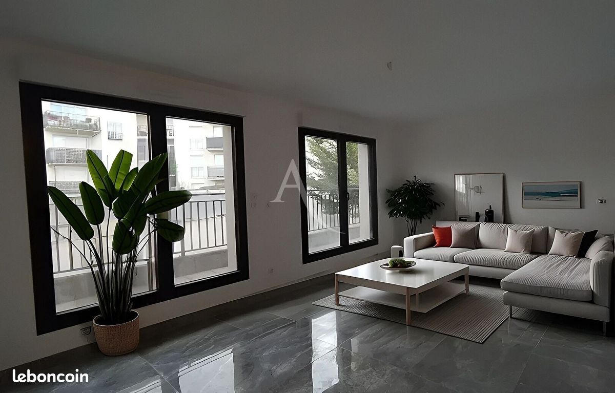 2 chambres Appartement à Noisy-le-Grand, France No. 165754