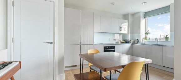 1 bedroom Apartment in London, United Kingdom No. 9642 5