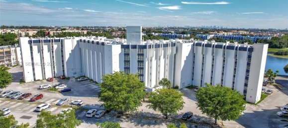 2 Schlafzimmer Gewerbliche Immobilien in Miami, USA, Nr. 614729 18