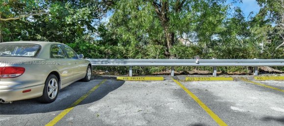 2 Schlafzimmer Gewerbliche Immobilien in Miami, USA, Nr. 614729 3