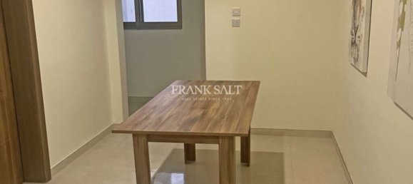 3 غرف نوم طابقين في Paola, Malta رقم 8128 11