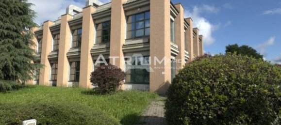 Escritório de 5 divisões em Ivrea, Italy N.º 104379 5