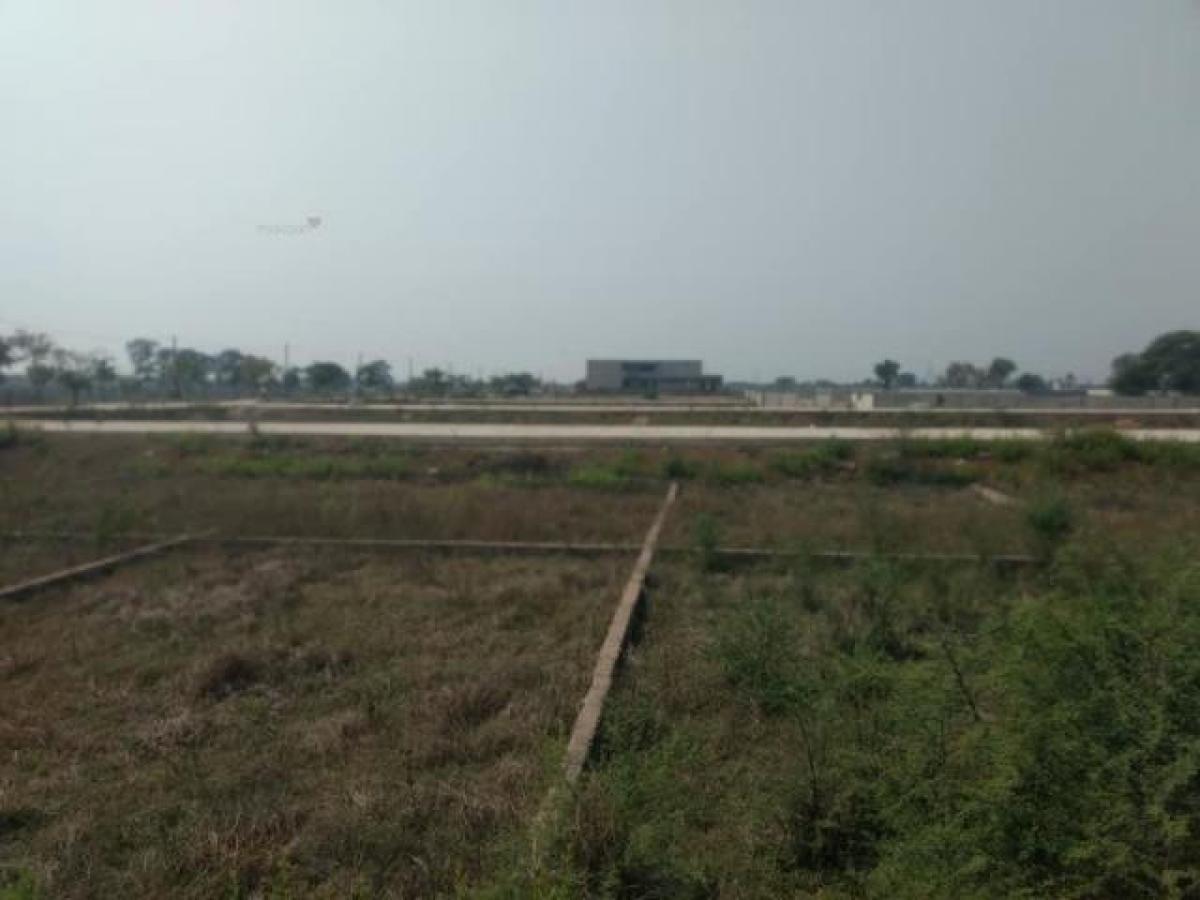  Land in Raipur, India No. 40371