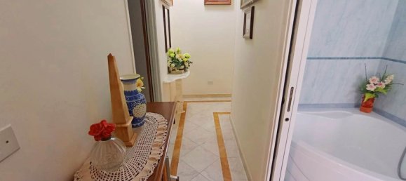 4 bedrooms Apartment in Vallecrosia, Italy No. 339692 6