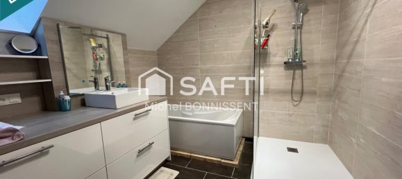 3 غرف نوم منزل في Levet, France رقم 44699 15