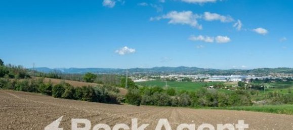 5-Zimmer Haus in Fano, Italy, Nr. 101520 30