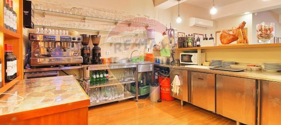 Propriété commerciale à Porto, Portugal 213m² No. 95702 5