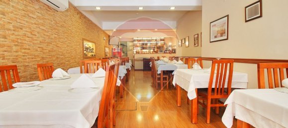 Propriété commerciale à Porto, Portugal 213m² No. 95702 2