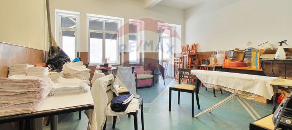 Propriété commerciale à Porto, Portugal 213m² No. 95702 17