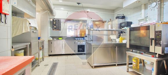 Propriété commerciale à Porto, Portugal 213m² No. 95702 8