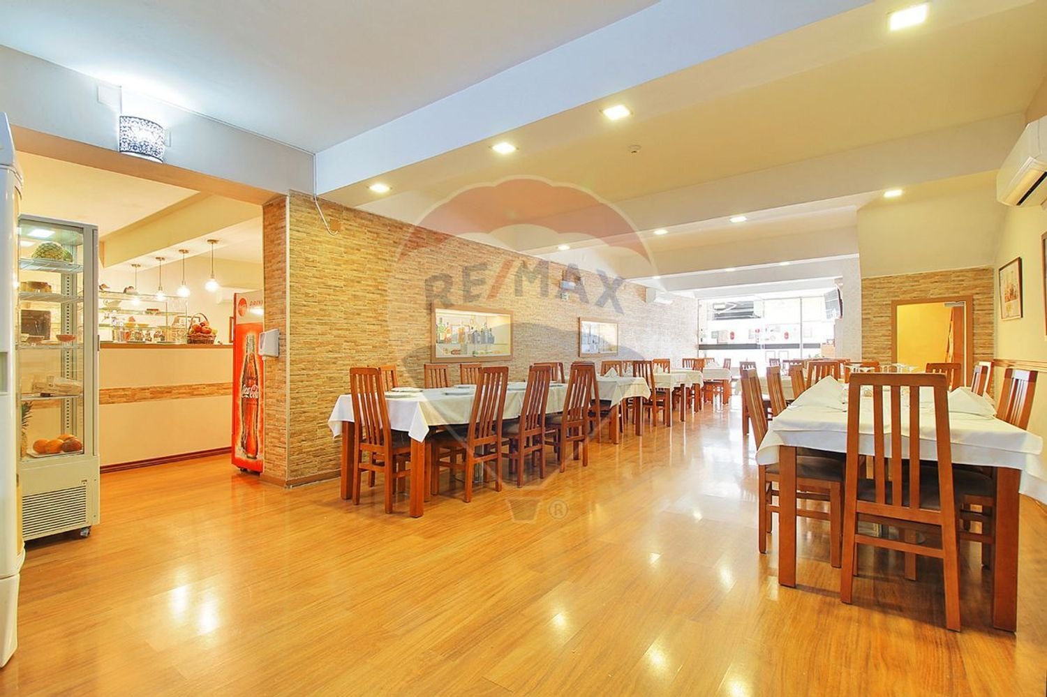 Propriété commerciale à Porto, Portugal 213m² No. 95702