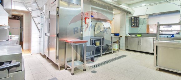 Propriété commerciale à Porto, Portugal 213m² No. 95702 9