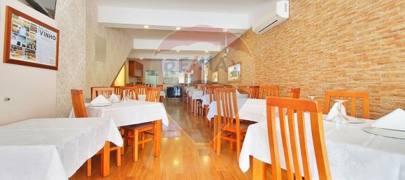 Propriété commerciale à Porto, Portugal 213m² No. 95702 10