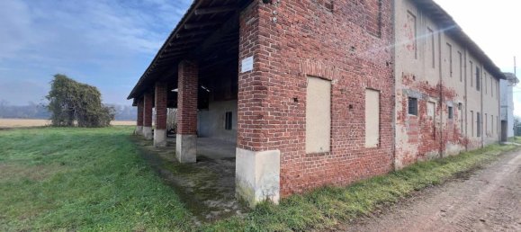 5-Zimmer Haus in Bellinzago Novarese, Italy, Nr. 74206 2