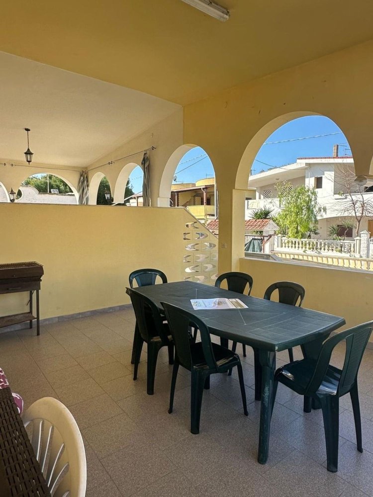 2غرفة منزل في Lizzano, Italy رقم 187760