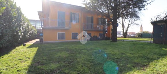 Villa de 6 habitaciónes en Roverbella, Italy No. 235912 2