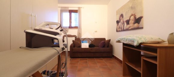 Villa de 6 habitaciónes en Roverbella, Italy No. 235912 18