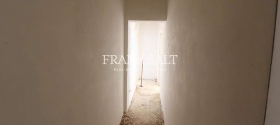 5 bedrooms Townhouse in Hamrun, Malta No. 191 2