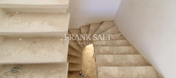 5 bedrooms Townhouse in Hamrun, Malta No. 191 5