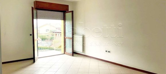 3 rooms Apartment in Occhiobello, Italy No. 288656 2