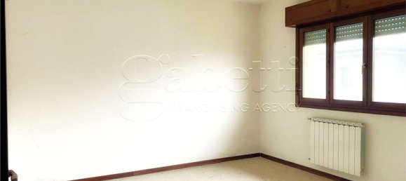 3 rooms Apartment in Occhiobello, Italy No. 288656 4