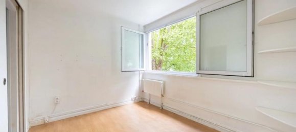 1 bedroom Apartment in L'Isle-Adam, France No. 303347 10