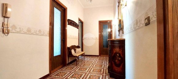 3 Schlafzimmer Wohnung in Palermo, Italy, Nr. 325480 2