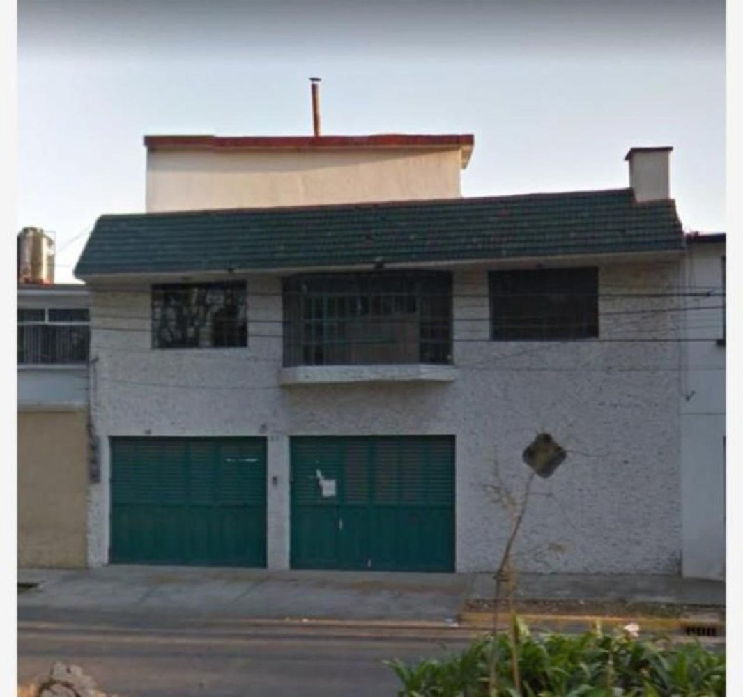 Casa de 5 dormitorios en Naucalpan de Juárez, Mexico No. 212002